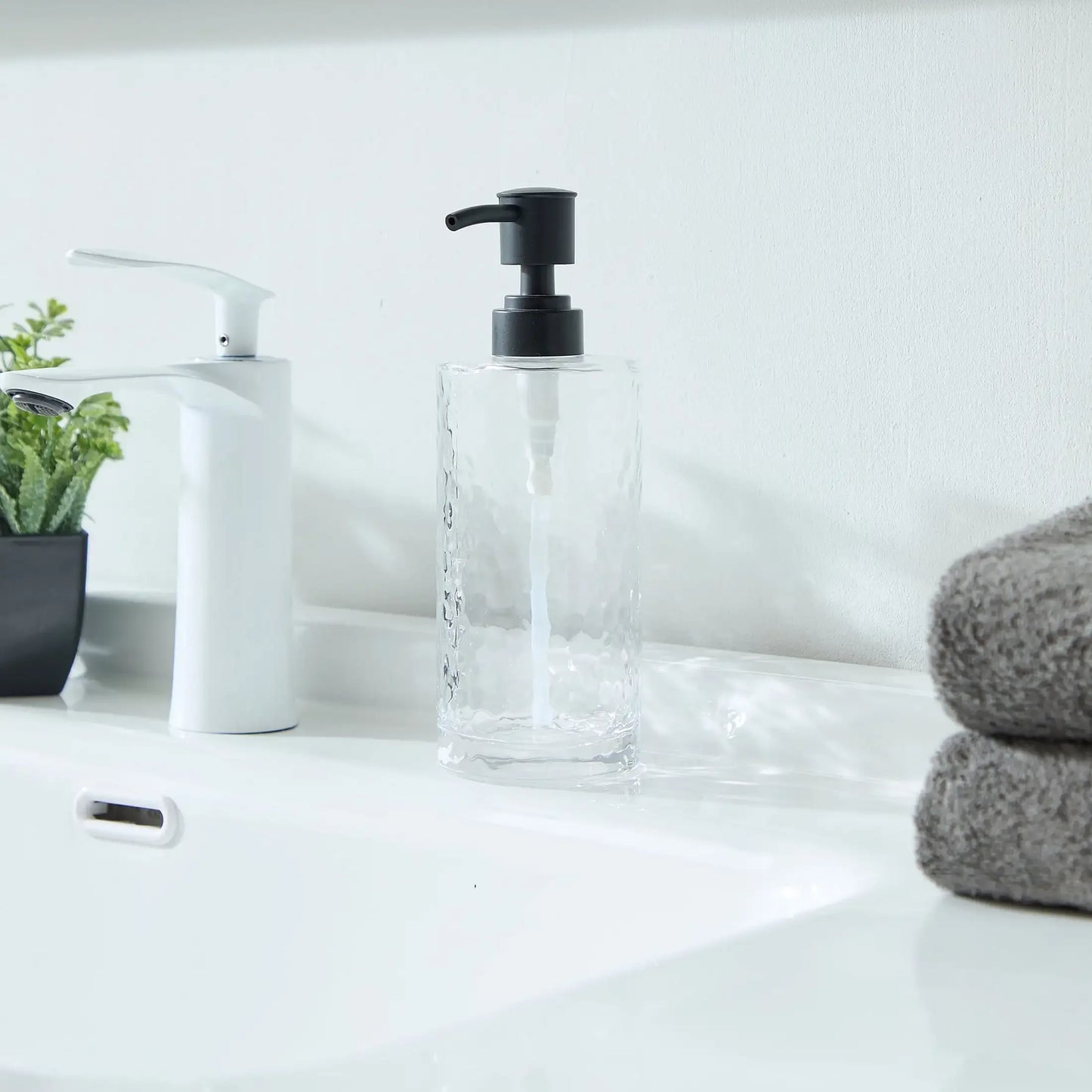 Hign-concerned Hammered Glass Soap Pump 3 Pack Dispenser
